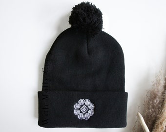 Gorro bordado con motivo Hmong