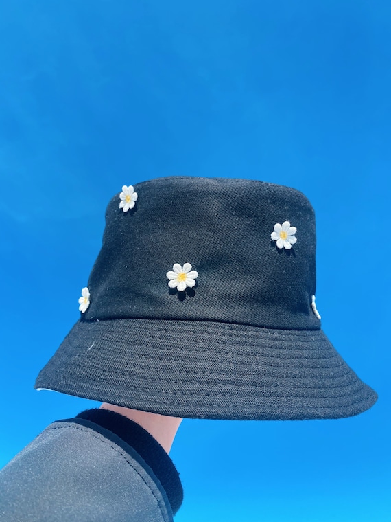 Bucket Hat Reversible With 3D Daisy 