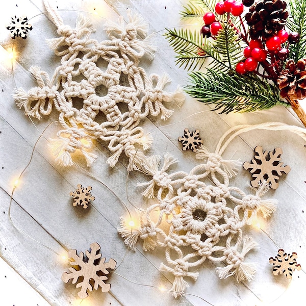 Macrame snowflake ornaments / 27 colors / Macrame  ornaments /Boho decor