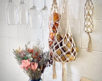 Macrame hanging basket /Fruit basket / Kitchen wall storage Vegetable bag / Fruit bag /Macrame plant holder /Macrame storage /Hanging jar