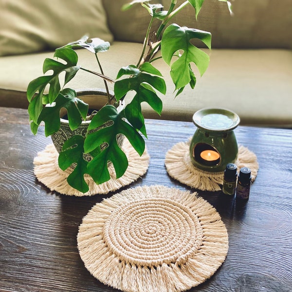 Macrame plant mat/macrame large coaster/Diffuser coaster (10”,7.5”)