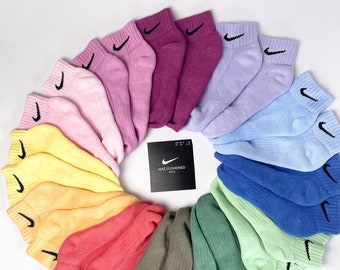Calcetines Nike cortos coloridos diferentes colores.