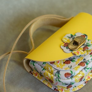 Sac à main en cuir mignon et tendance pour les jeunes filles à la mode