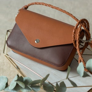 Woman's leather everyday bag Brown tan small purse image 1