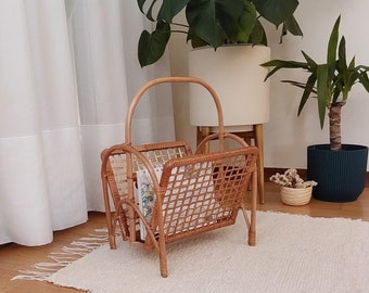 Zeitschriftenhalter / Zeitungsständer / Zeitschriftenständer / Aufbewahrungskorb / Bücherkorb im Boho-Stil / Zeitschriftenhalter aus Holz / Bauernhaus-Wohnzimmer