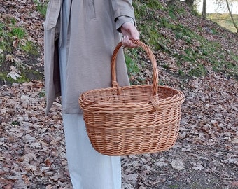 Oval Wicker Basket / Farmhouse Basket / Vintage Basket / Market Basket / Picnic Basket / Wicker Basket With Handle / Weekend Basket