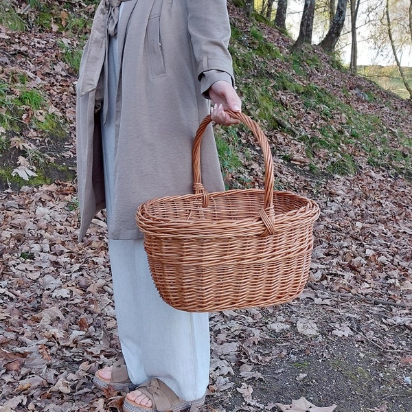 Oval Wicker Basket / Farmhouse Basket / Vintage Basket / Market Basket / Picnic Basket / Wicker Basket With Handle / Weekend Basket