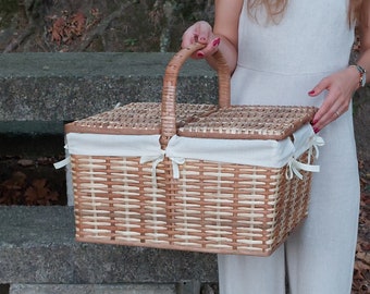 Wicker Picnic Basket / Picnic Basket with Lid / Camping Basket / Vintage Basket / Picnic Storage Basket / Boho Basket / Easter Basket