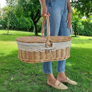 Large Picnic Basket with Lid / Wicker Picnic Basket / Camping Basket / Outdoor Basket / Easter Basket / Vintage Picnic Basket / Beach Basket