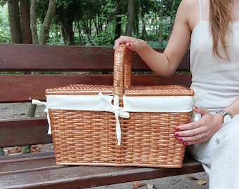 Large Basket with Lid / Wicker Picnic Basket / Picnic Basket / Vintage Basket / Picnic Storage Basket / Handwoven Basket / Easter Basket