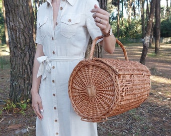 Round Picnic Basket / Large Basket / Wicker Picnic Basket / Picnic Basket With Lid / Vintage Picnic Basket / Easter Basket / Handmade Art