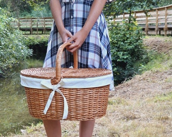 Large Wicker Picnic Basket / Wicker Basket / Market Basket / Outdoor Basket / Farm Basket / Vintage Basket / Beach Basket / Family Basket