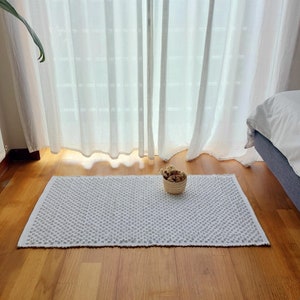Small White Rug / Nursery Rug / Cotton Rug / Bathroom Rug / Bath Mat / Bedside Rug / Kitchen Rug / Washable Rug / Hallway Rug/ Irregular Rug