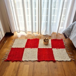 Small Rug Checkered Cream and Red / Handmade Rug / Cotton Rug / Bedside Rug / Bathroom Rug / Cute Rug / Bath Mat / Bohemian Rug / Farm Rug