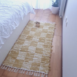 Alfombra mediana de color amarillo mostaza oscuro y blanco / alfombra suave / alfombra de baño / alfombra de baño / alfombra junto a la cama / alfombra de cocina / alfombra de algodón / alfombra para dormitorio