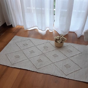 Kleiner Beige Teppich / Gewebter Teppich / Handgefertigter Teppich / Badteppich / Duschvorleger / Küchenteppich / Geometrischer Teppich