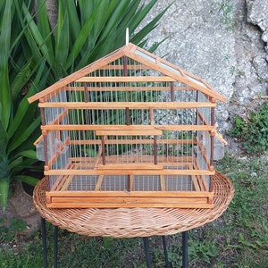 Casa de madera para pájaros / Jaula rústica para pájaros / Jaula hecha a mano / Jaula para canarios / Jaula para pájaros periquitos / Regalo para mascotas / Jaula para exteriores / Decoración de patio