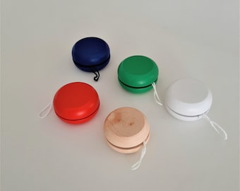 Kigift 16 stuks houten tol, tol voor kinderen, houten tol, bouwpakket voor kinderen met aquarelstift en diamantstickers, speelgoed, schildertol voor cadeautjes, verjaardag, gastgeschenken, creatief