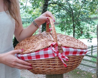 Cesta de picnic de mimbre / Cesta de picnic con tapa / Cesta de playa / Cesta al aire libre / Cesta boho / Cesta linda / Cesta de regalo / Regalo para novia