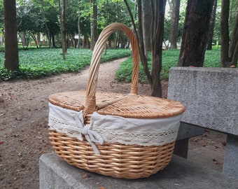 Picnic Basket with Lid / Wicker Picnic Basket / Camping Basket / Outdoor Basket / Easter Basket / Vintage Picnic Basket / Beach Basket