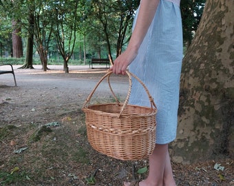 Wicker Market Basket / Basket With Handles / Camping Basket / Outdoor Basket / Easter Basket / Vintage Picnic Basket / Beach Basket