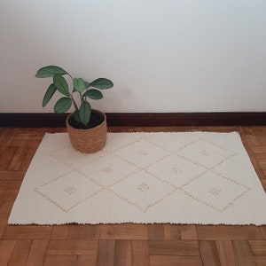 Kleiner cremefarbener Teppich / Badezimmerteppich / Türmattenteppich / Teppich Teppich / Handgefertigter Teppich / Geometrischer Teppich