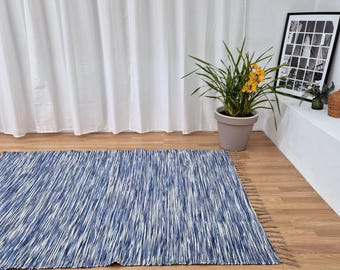 Grande tappeto blu e bianco 140 x 200 cm / tappeto rustico / tappeto di cotone / tappeto per soggiorno / tappeti / tappeto per corridoio / tappeto comodo / tappeto per camera da letto