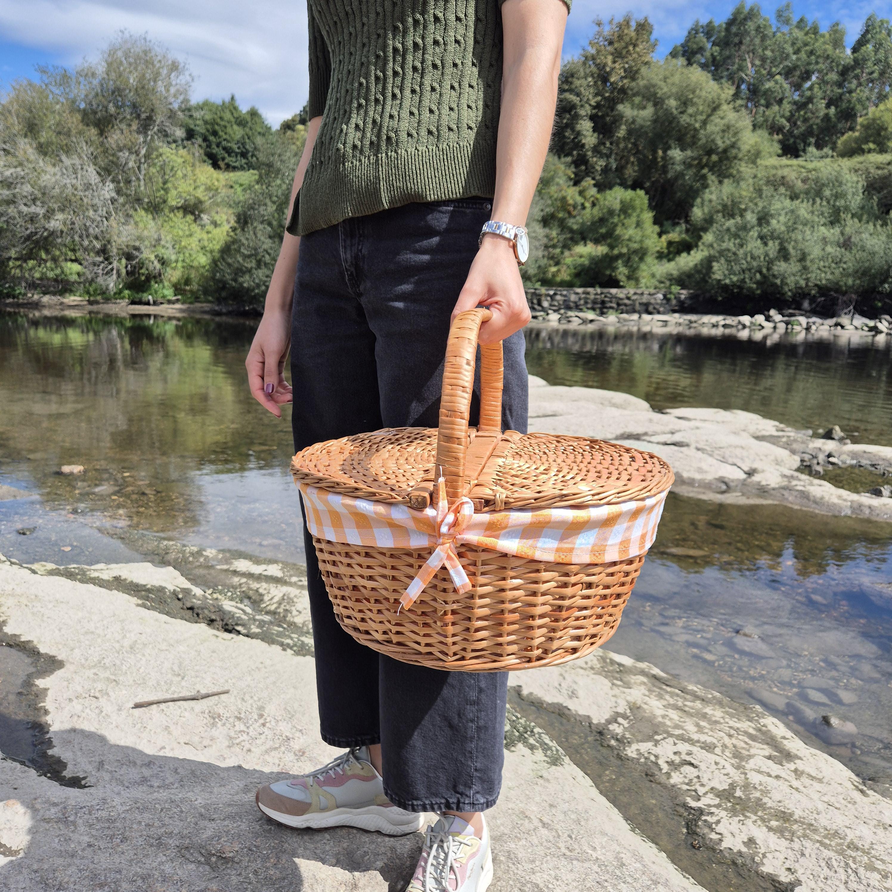 Round Picnic Basket / Wicker Basket / Woven Basket / Picnic Basket