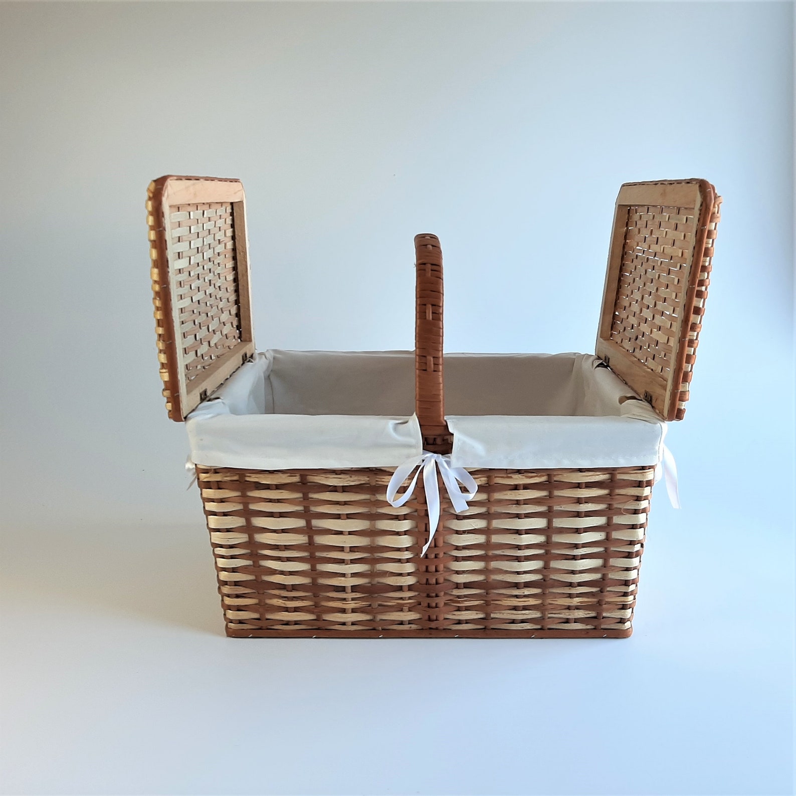 Wicker Picnic Basket / Picnic Basket with Lid / Camping Basket Etsy