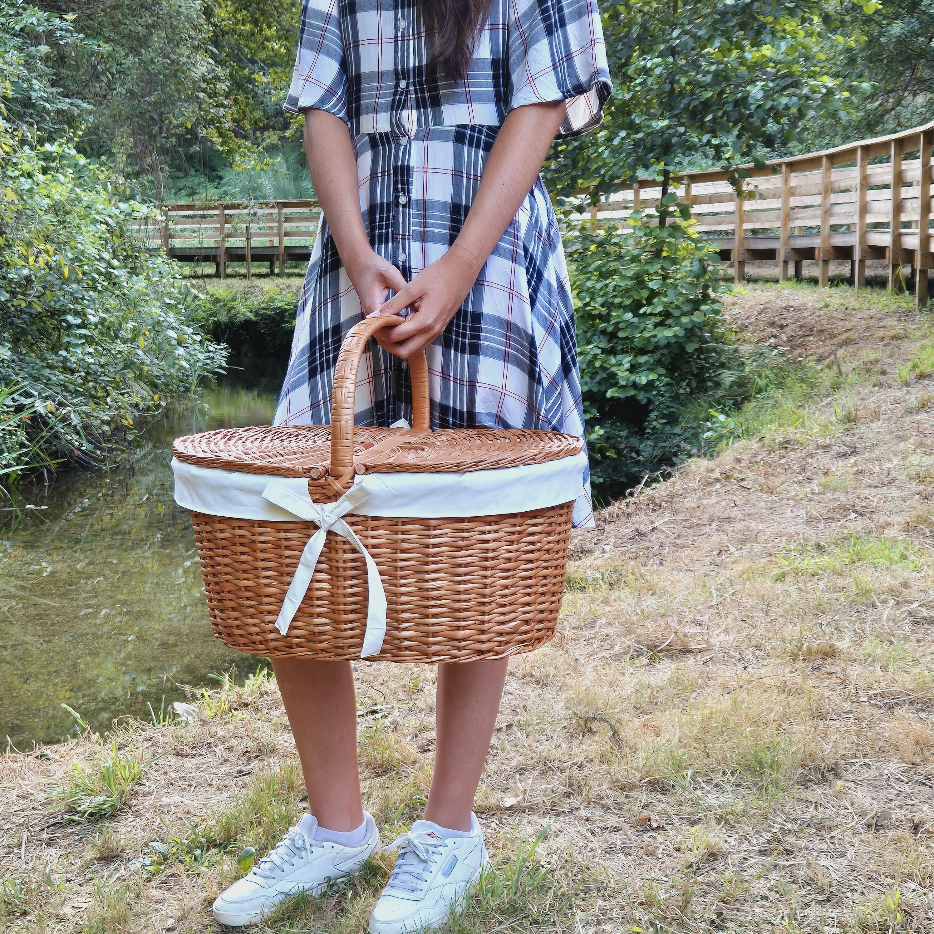 Large Wicker Picnic Basket / Wicker Basket / Market Basket / Outdoor Basket / Farm Basket / Vintage Basket / Beach Basket / Family Basket