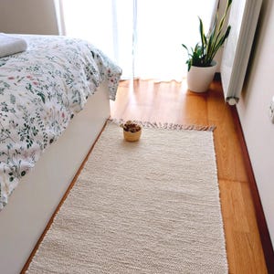 Mittelgroßer Creme Teppich 70 x 140 cm / Boho Teppich / Teppich aus recycelter Baumwolle / Teppich für Wohnzimmer / Teppichboden / Teppich für Schlafzimmer