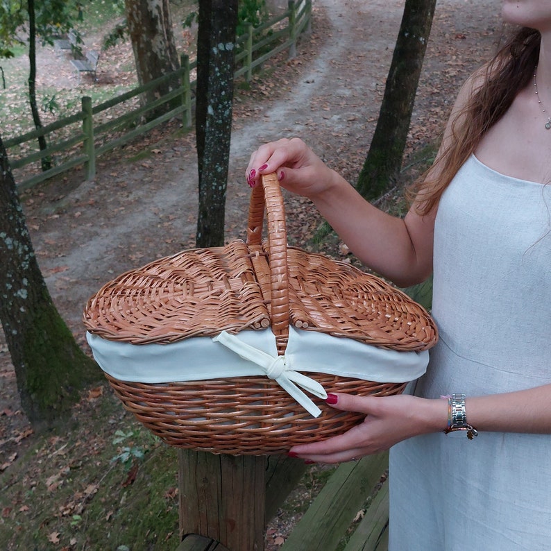 Wicker Picnic Basket / Picnic Basket with Lid / Boho Basket / Picnic Storage Basket / Fruit Basket / Woven Basket / Vintage Basket image 1