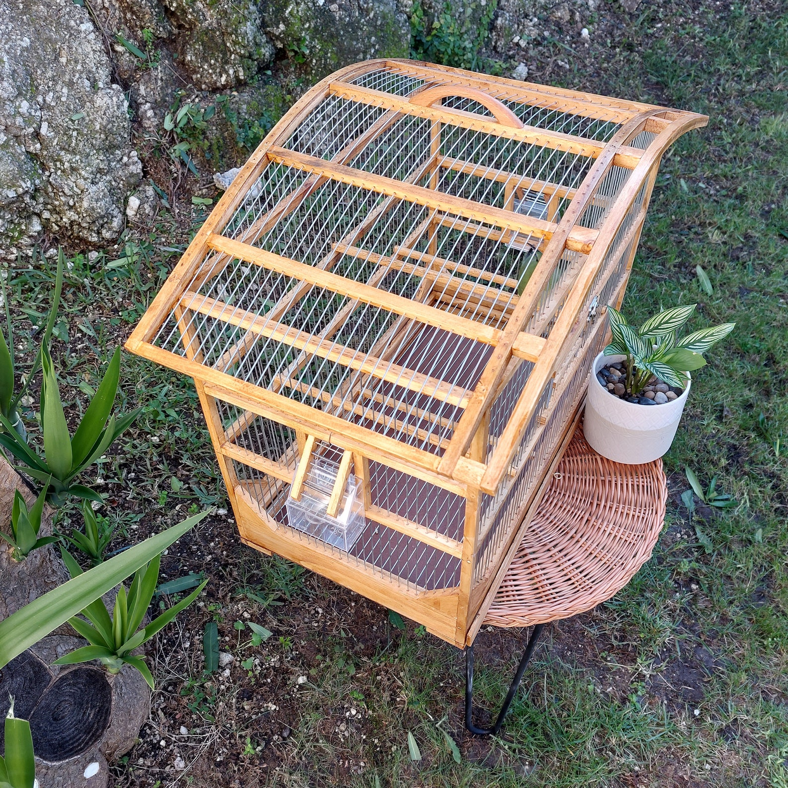 Curated visual reference: Handcrafted Macaw Cages Reference: Large Curved Bird Cage Brown Handmade Art Decorative Bird Cage