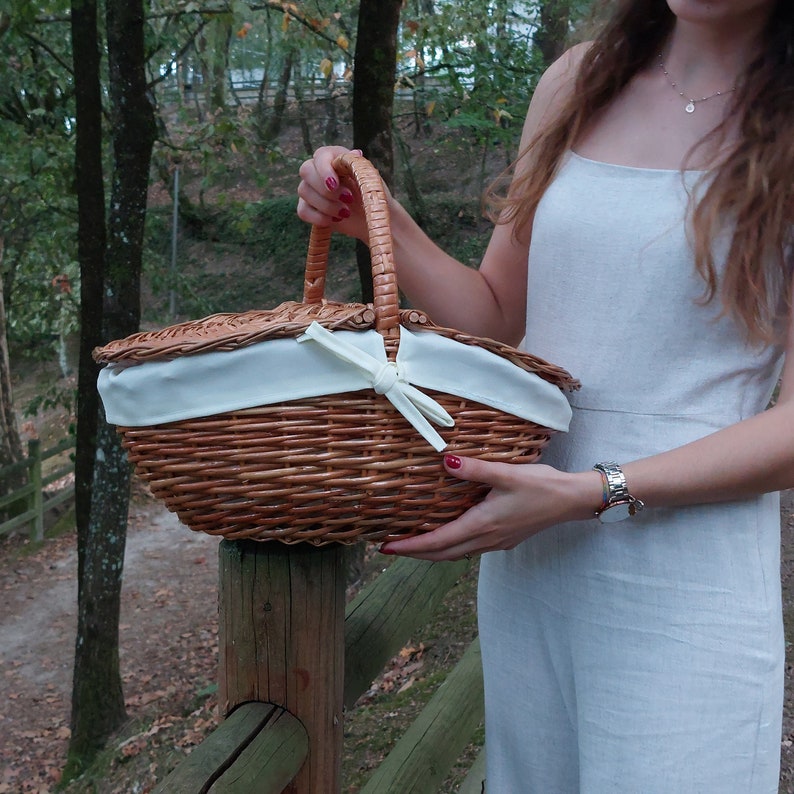 Wicker Picnic Basket / Picnic Basket with Lid / Boho Basket / Picnic Storage Basket / Fruit Basket / Woven Basket / Vintage Basket image 2