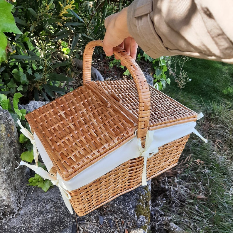 Picnic Basket with Lid / Wicker Picnic Basket / Camping Basket / Outdoor Basket / Farmhouse Basket / Vintage Basket / Beach Basket image 2