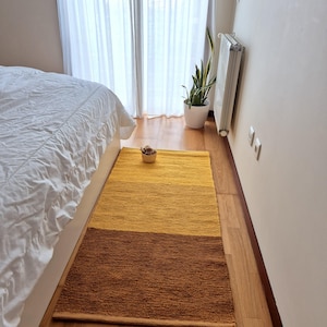 Mittelgroßer Gelber Teppich 70 x 140 cm / Teppich für Schlafzimmer / Badvorleger / Teppichteppich / Wollteppich / Badezimmerteppich / Teppich / Vorleger / Handgewebter Teppich