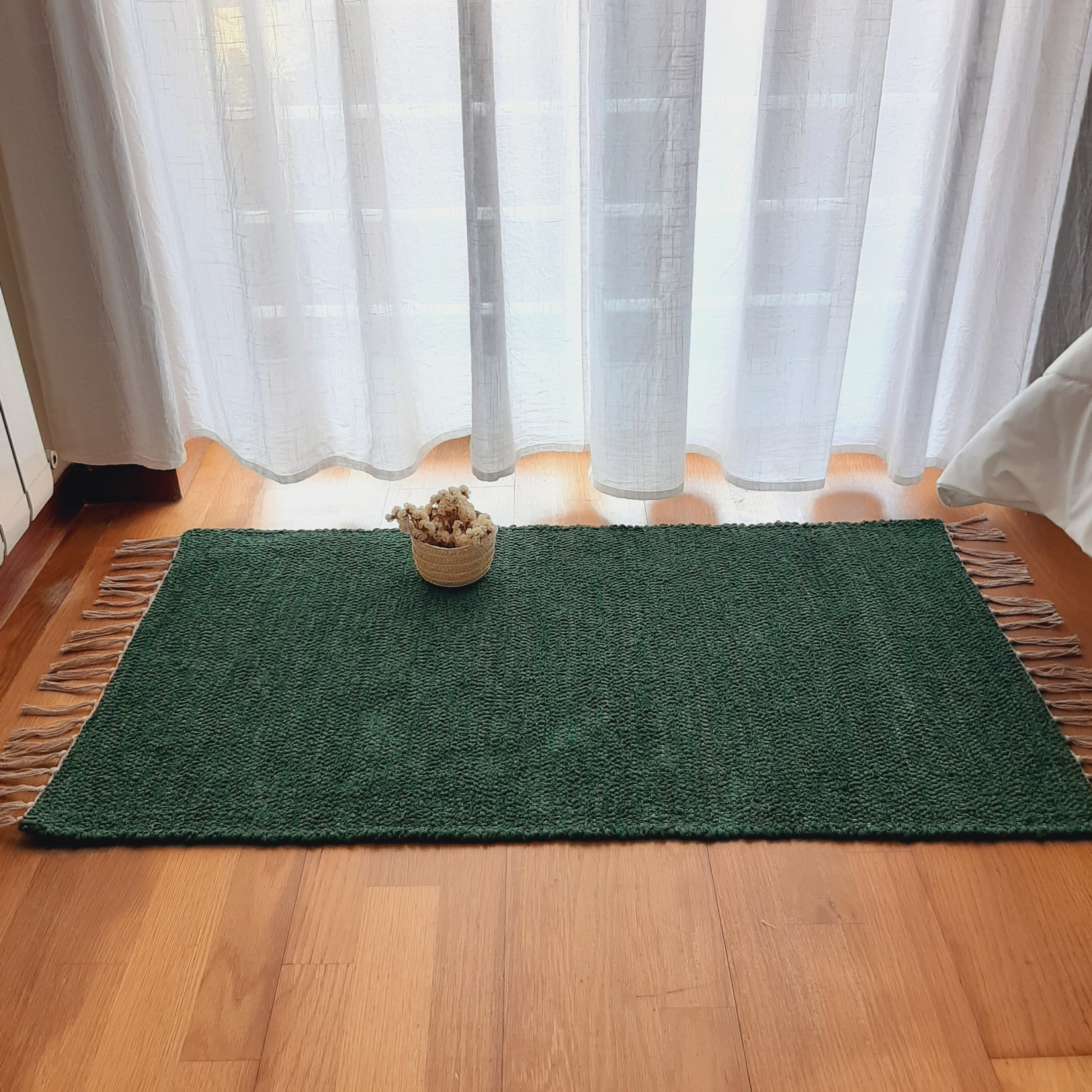 How To Style A Vintage Mini Rug - Dream Green DIY