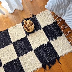 Small Checkered Rug Cream and Black 50x100cm / Handmade Rug / Cotton Rug / Bedside Rug / Bathroom Rug / Cute Rug / Bath Mat / Bohemian Rug