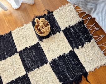 Small Checkered Rug Cream and Black 50x100cm / Handmade Rug / Cotton Rug / Bedside Rug / Bathroom Rug / Cute Rug / Bath Mat / Bohemian Rug