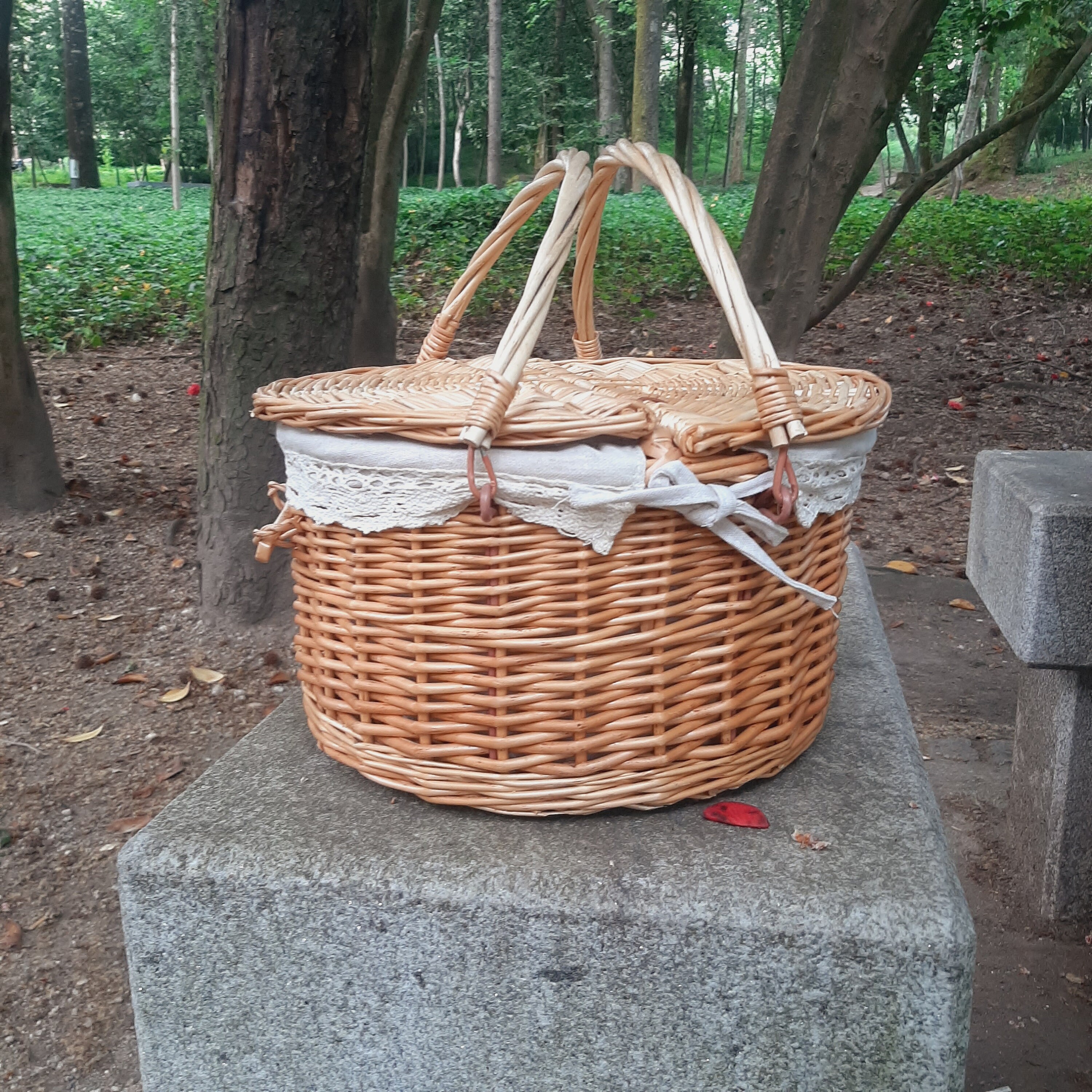 美品　Vintage picnic basket Round Picnic Basket / Wicker Picnic Basket / Picnic Basket With