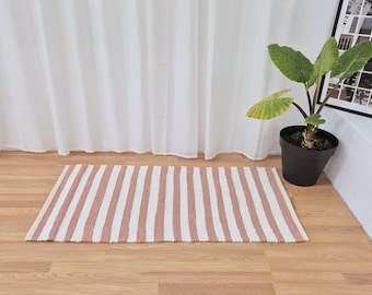 Alfombra mediana en color rosa pastel y blanco / Alfombras para dormitorio / Alfombra de baño / Alfombra de trapo / Alfombra de algodón / Alfombra de habitación / Alfombrilla de suelo / Alfombra de noche / Alfombra tejida