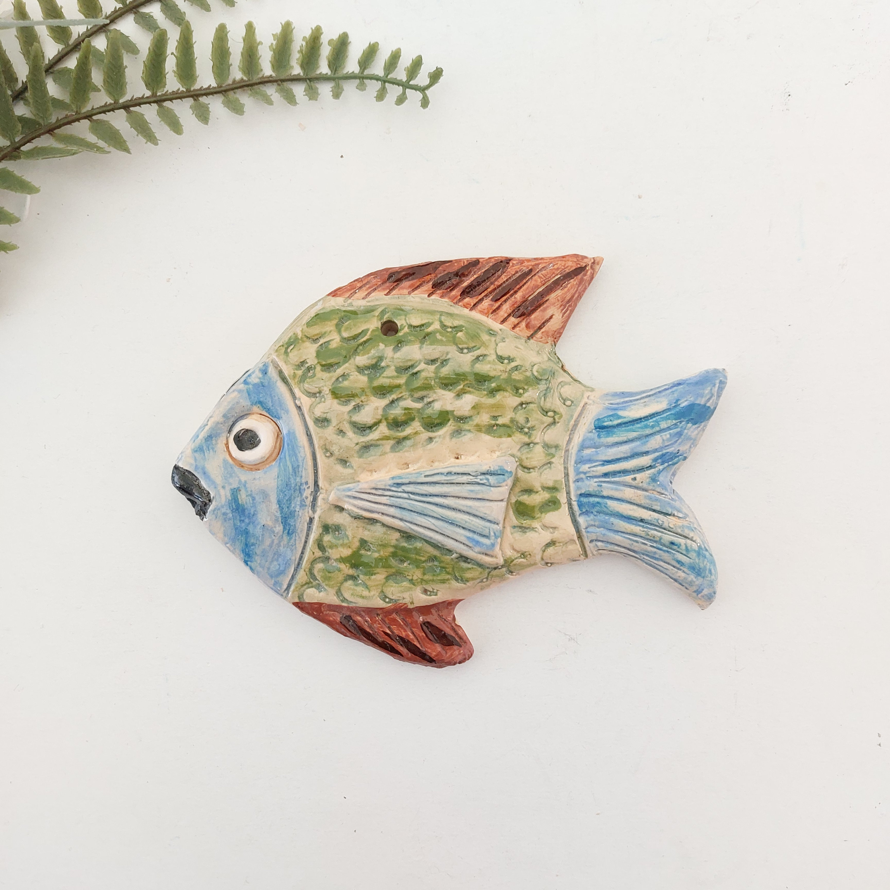 カラフルな陶器の魚 / 陶器の魚 / 釉薬をかけた魚 / 陶芸品 / キッチン