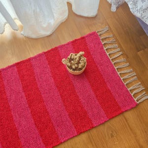 Mini röd och rosa matta / Badrumsmatta / Sängmatta / Bomullsmatta / Mjuk matta / Tvättbar matta / Mattor för sovrum / Randig matta / Hallmatta