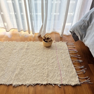 Small Cream Rug With Pink Line L 50x100cm / Woven Rug / Cotton Rug / Soft Rug / Nursery Rug / Bath Mat / Shower Mat / Washable Rug / Rag Rug