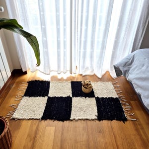Small Checkered Rug Cream and Black 50x100cm / Handmade Rug / Cotton Rug / Bedside Rug / Bathroom Rug / Cute Rug / Bath Mat / Bohemian Rug