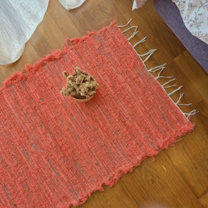 Klein koraalkleed 50 x 100 cm / superzacht vloerkleed / Handgemaakt vloerkleed van gerecyclede stof / Douchemat / Badmat / Bedtapijt / Gerecycleerde vloerkleden / Biologisch vloerkleed
