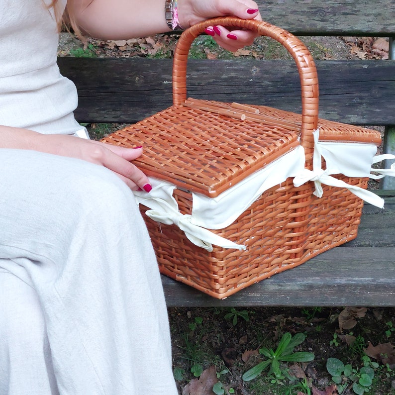 Picnic Basket with Lid / Wicker Picnic Basket / Camping Basket / Outdoor Basket / Farmhouse Basket / Vintage Basket / Beach Basket image 9