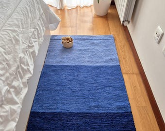 Tappeto blu medio 70 x 140 cm / Tappeto a righe / Tappeto morbido / Tappeto per camera da letto / Tappeto per bagno / Tappeto in cotone / Tappeto per bambini / Tappeto unico / Tappeto fatto a mano