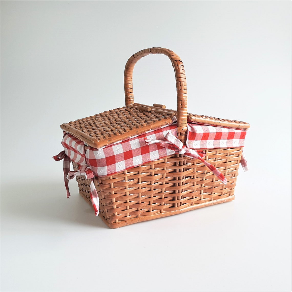 Wicker Picnic Basket / Picnic Basket with Lid / Camping Basket Etsy