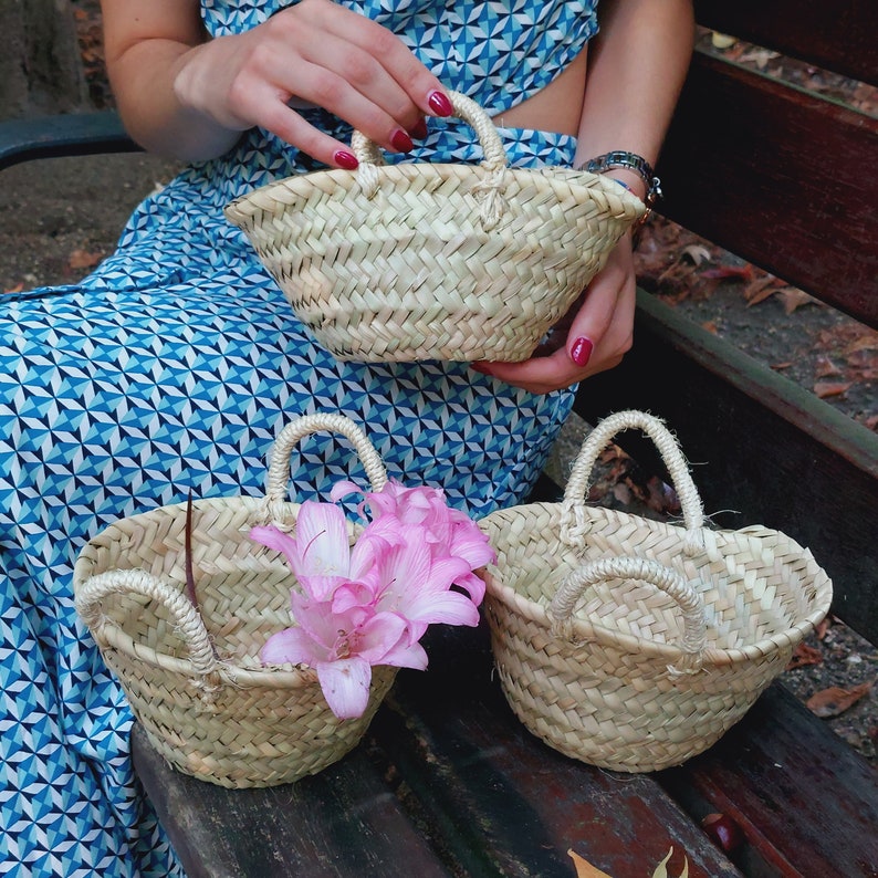 Lot de 3 mini paniers de fleurs/panier bohème/sac panier fleurs filles/petit sac de paille/panier de paille/panier de fleurs de mariage/petit panier image 9